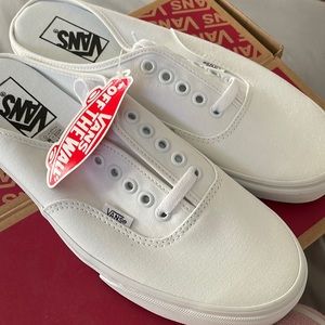 Brand New women’s size 9 1/2 vans slip on shoes